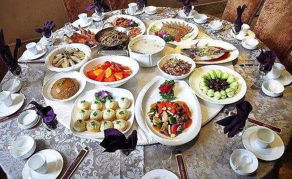 posiłek w chińskiej restauracji 2